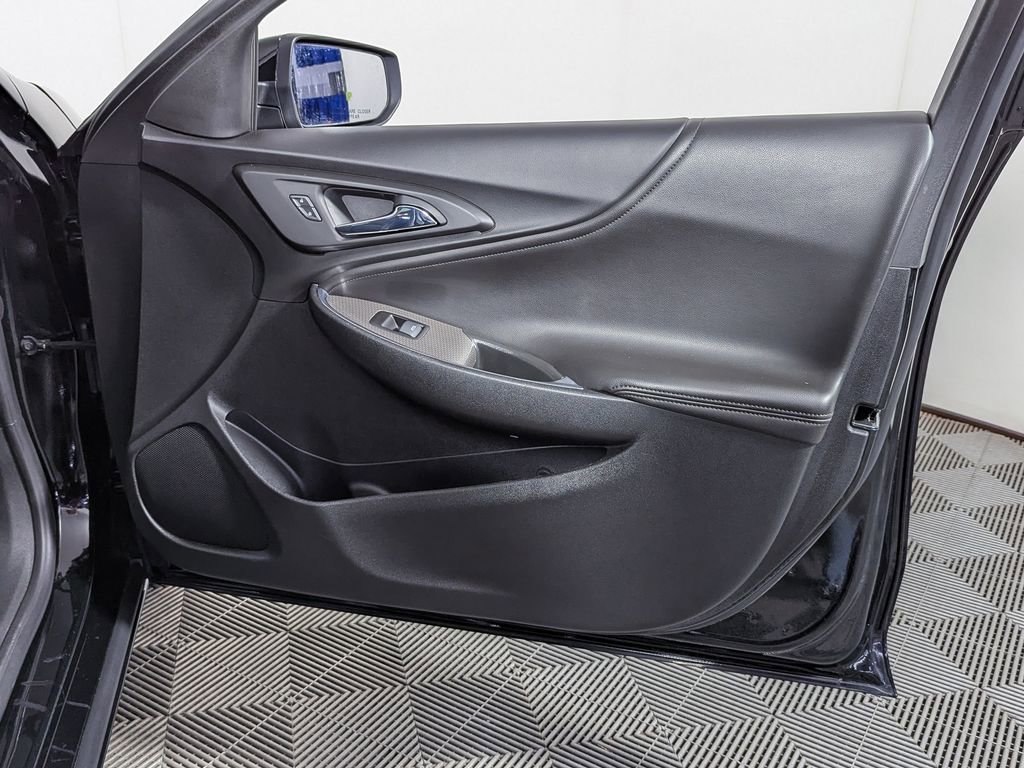 Used 2020 Chevrolet Malibu LT w/ Leather Package FWD image 32