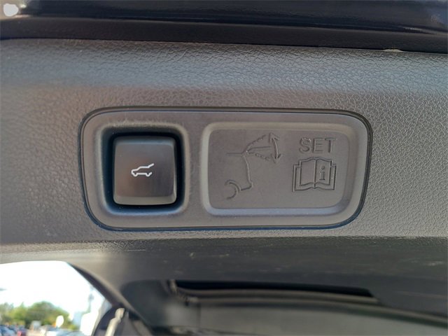 Used 2024 Lincoln Navigator Premiere image 11