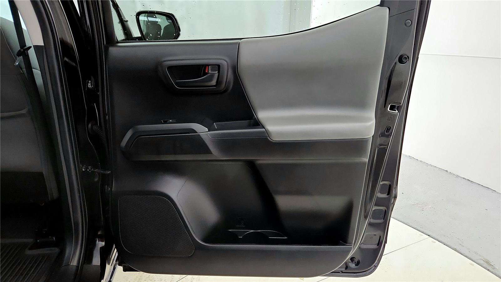 Certified 2023 Toyota Tacoma SR AWD/4WD image 19