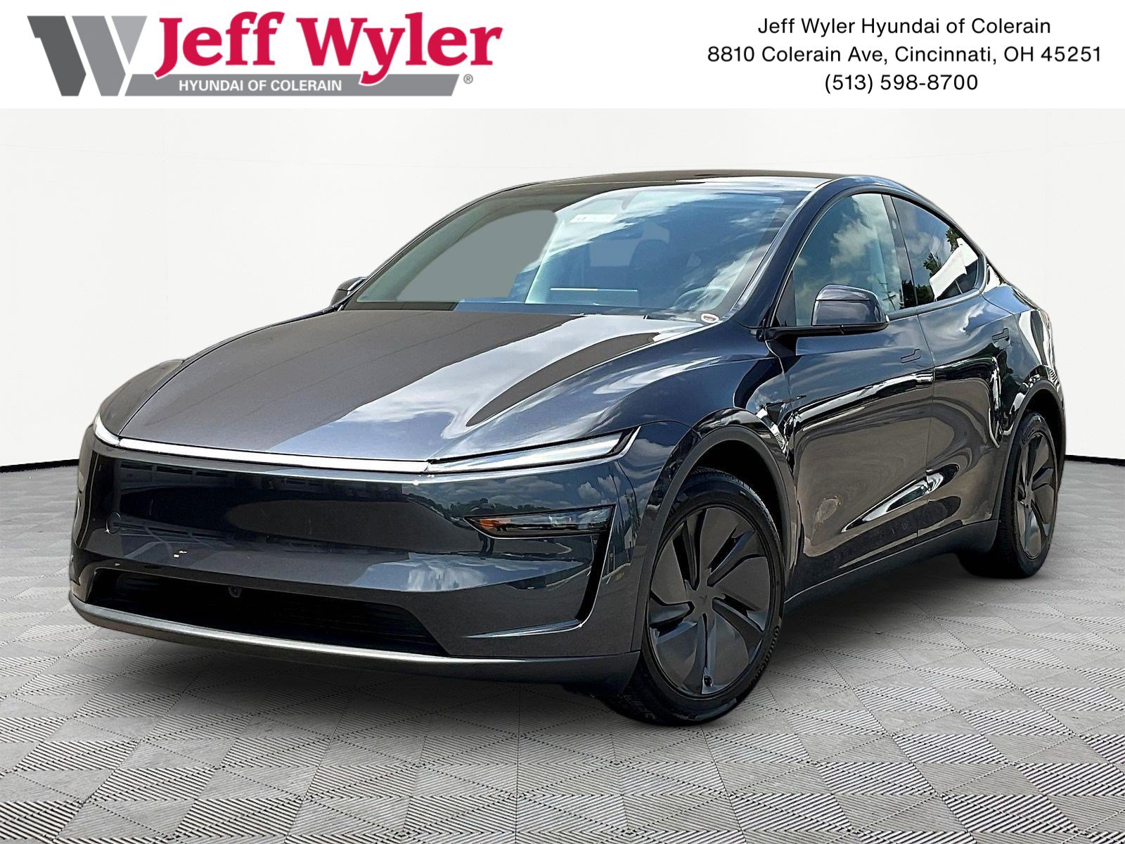 Used 2026 Tesla Model Y Long Range AWD/4WD image 1