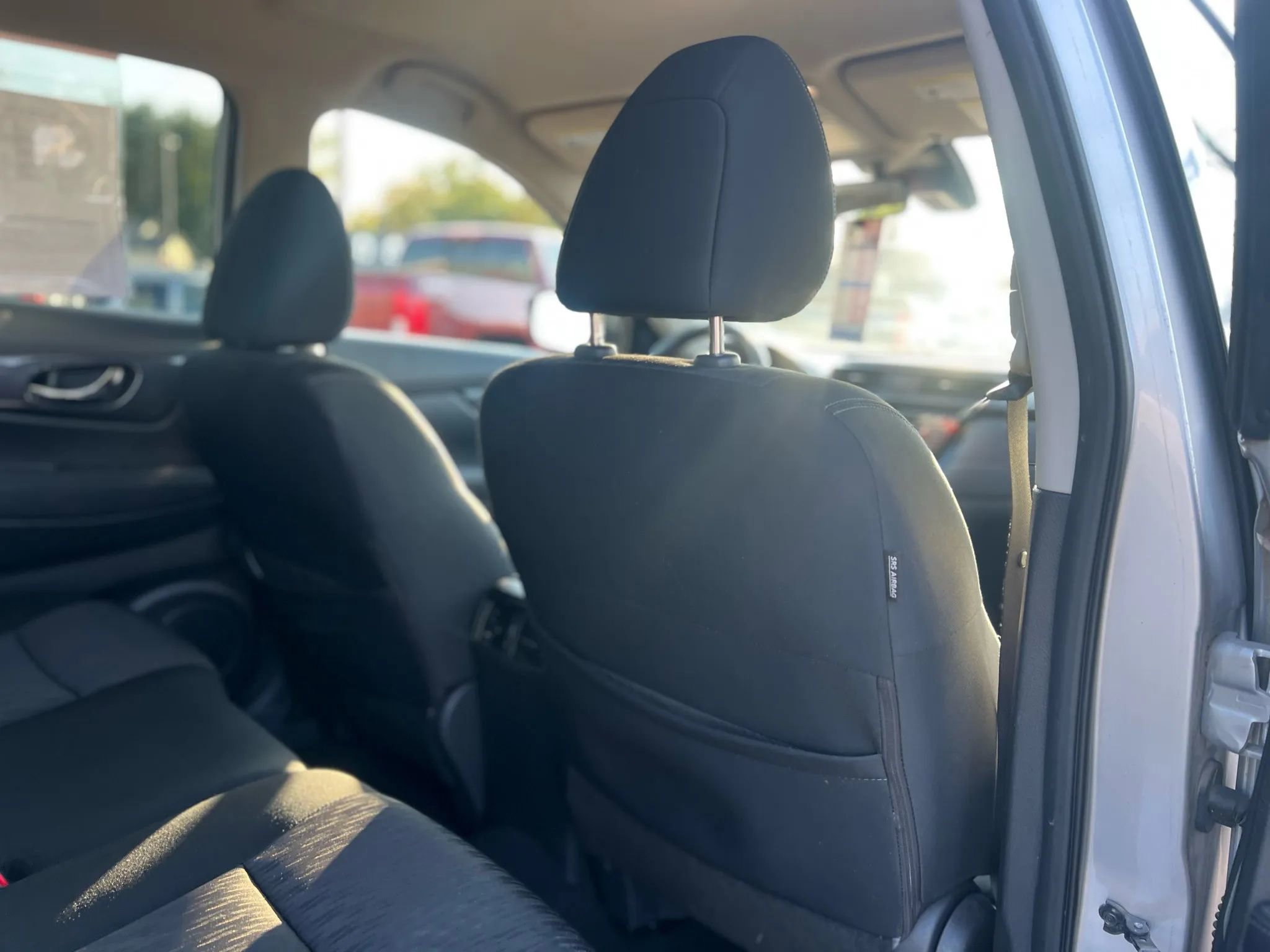 Used 2020 Nissan Rogue SV image 9