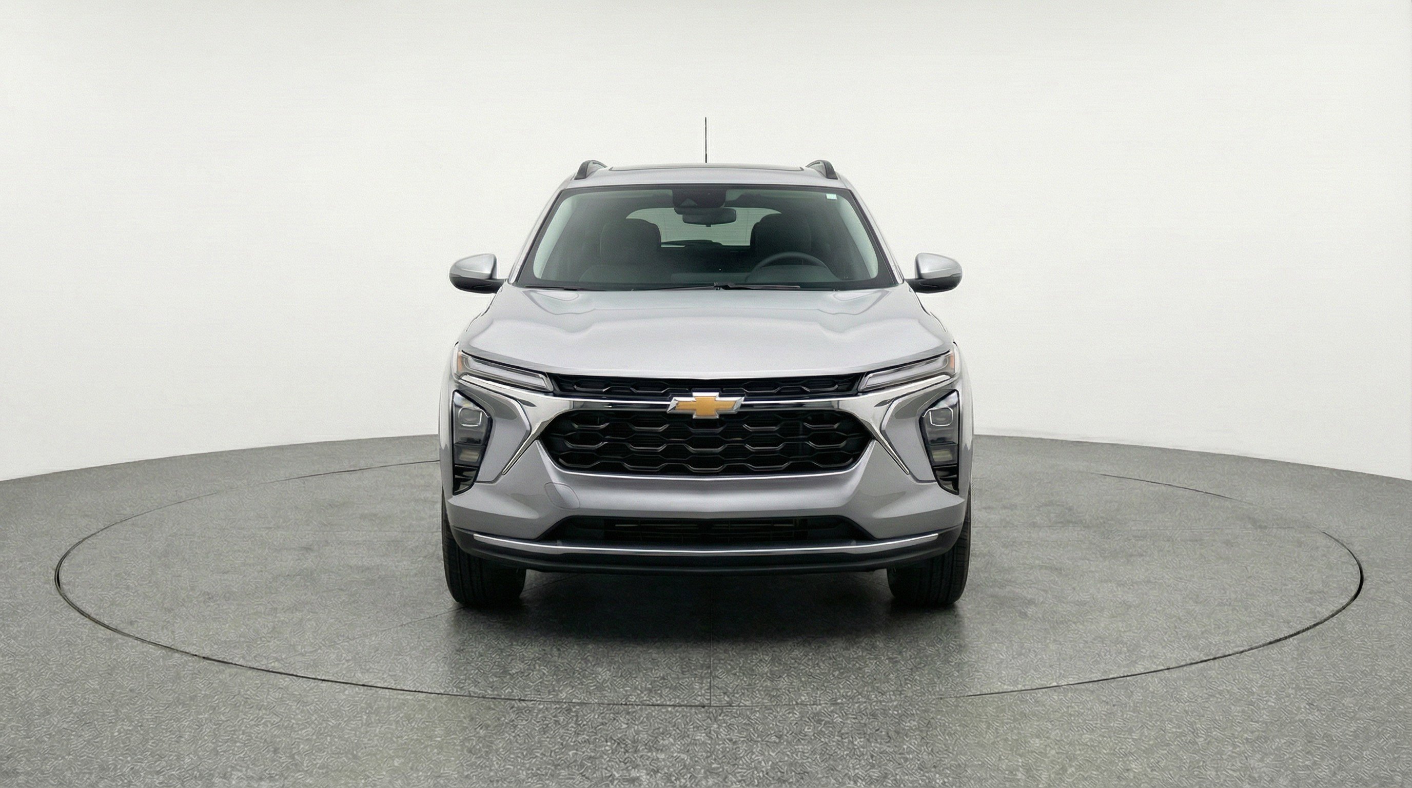 Used 2025 Chevrolet Trax LT image 2