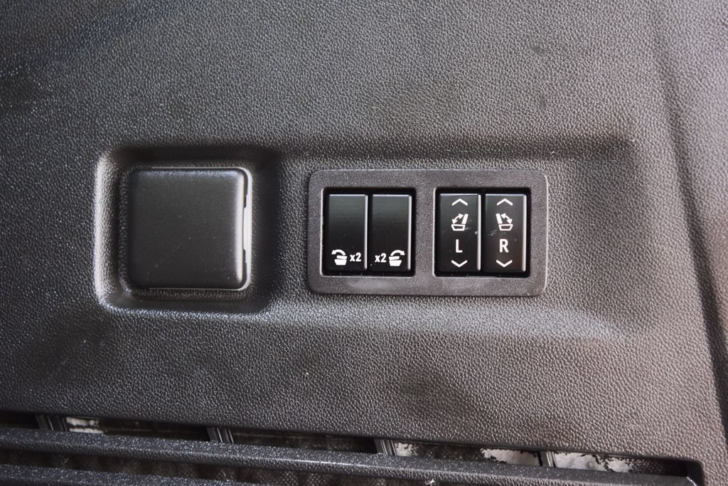 Used 2023 GMC Yukon XL Denali AWD/4WD image 27