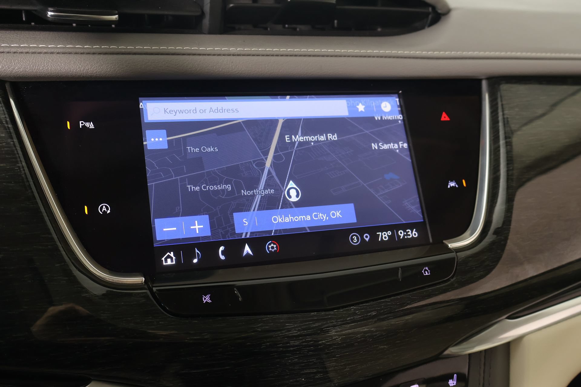 Used 2022 Cadillac XT6 Premium Luxury w/ LPO, Floor Liner Package AWD/4WD image 7