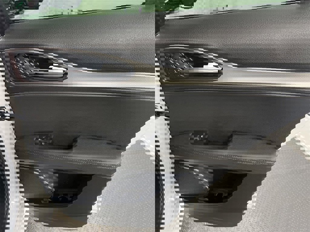 Used 2022 Alfa Romeo Stelvio Veloce image 55