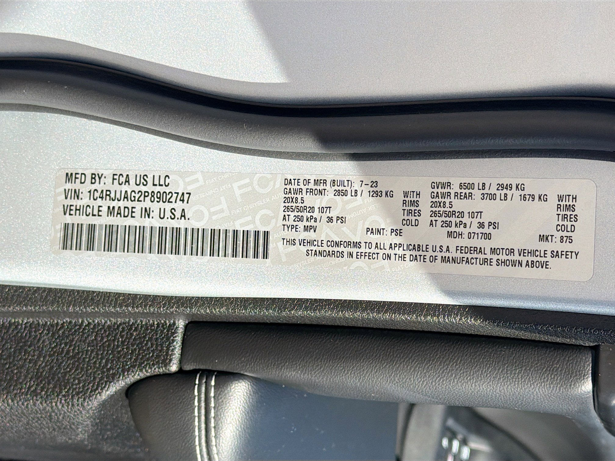 Used 2023 Jeep Grand Cherokee L Laredo image 42