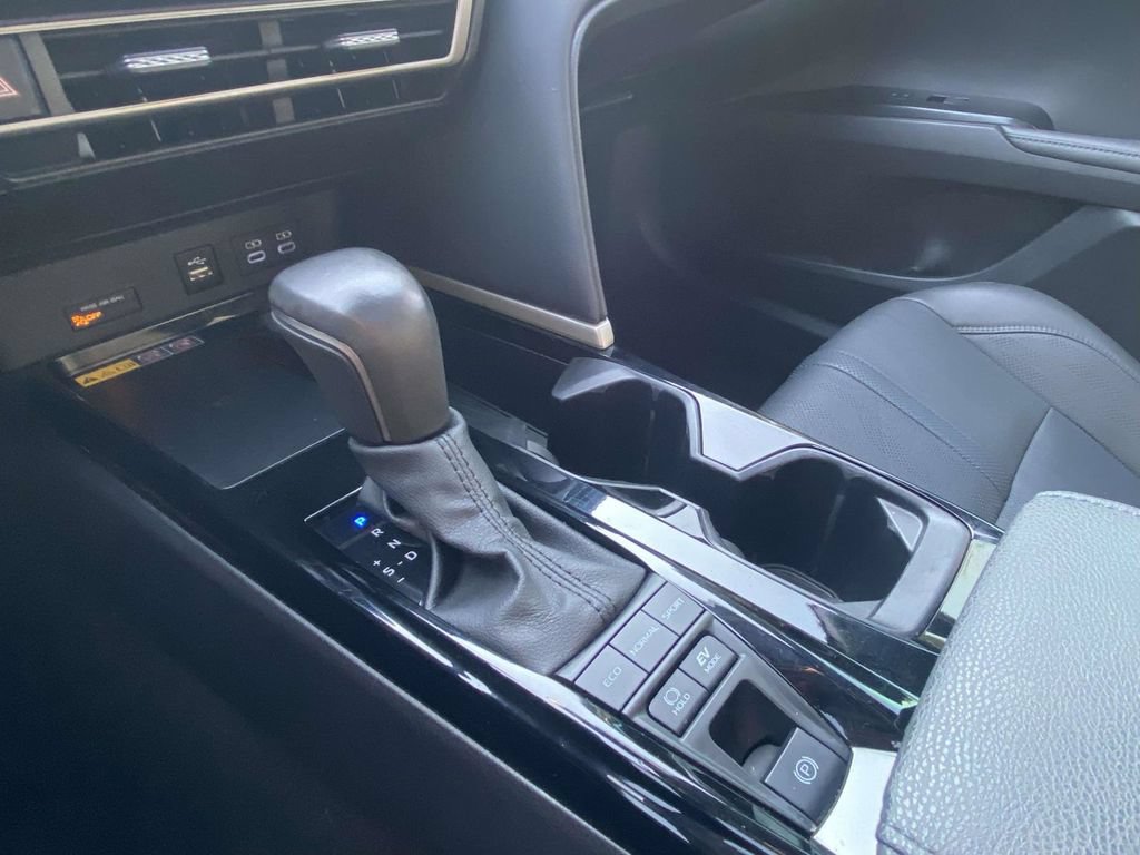 Used 2025 Toyota Camry XSE FWD image 32