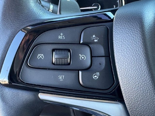 Used 2023 Buick Enclave Essence w/ Sport Touring Edition FWD image 23