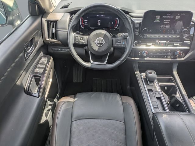 Used 2024 Nissan Pathfinder Platinum w/ Black Appearance Package image 17