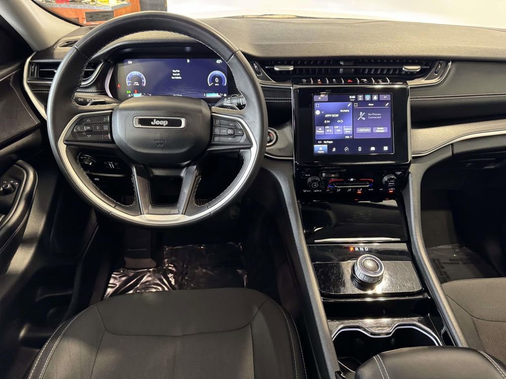 Certified 2023 Jeep Grand Cherokee Laredo image 18