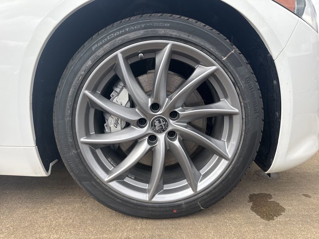 New 2026 Alfa Romeo Giulia AWD image 25