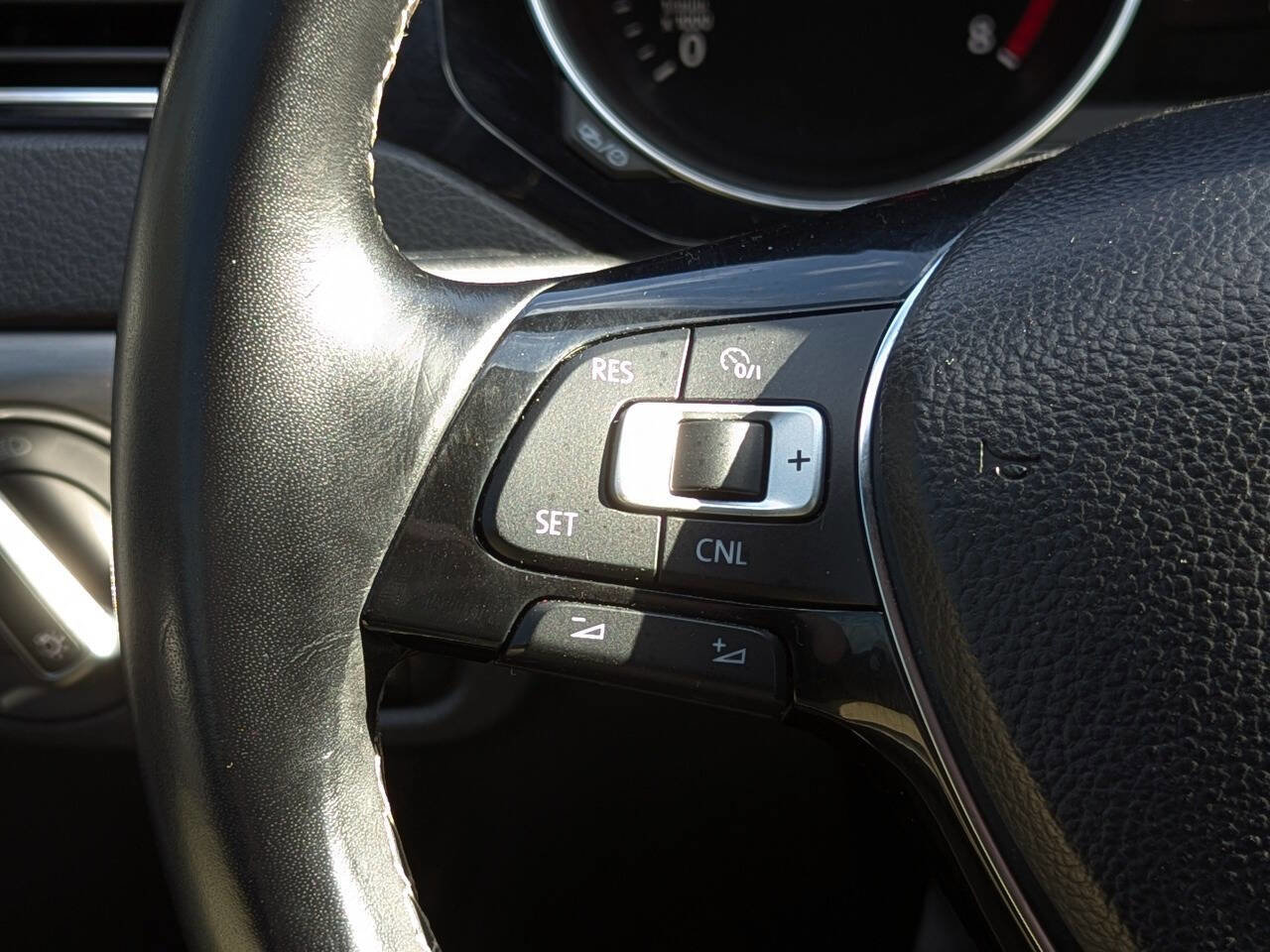 Used 2016 Volkswagen Jetta Sport FWD image 25