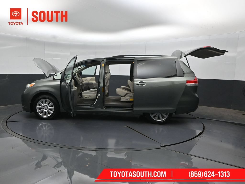 Used 2014 Toyota Sienna LE AWD/4WD image 50