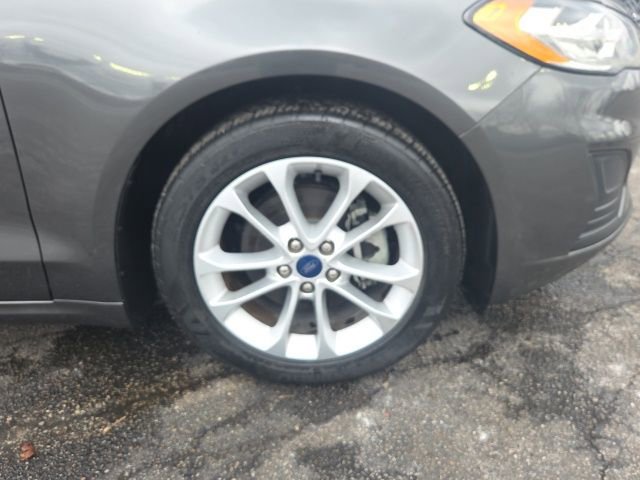 Used 2019 Ford Fusion SE image 2