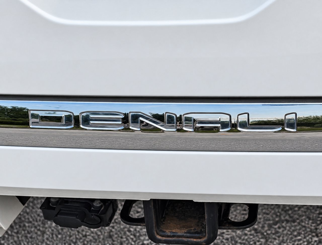 Used 2021 GMC Acadia Denali w/ Denali Technology Package FWD image 7