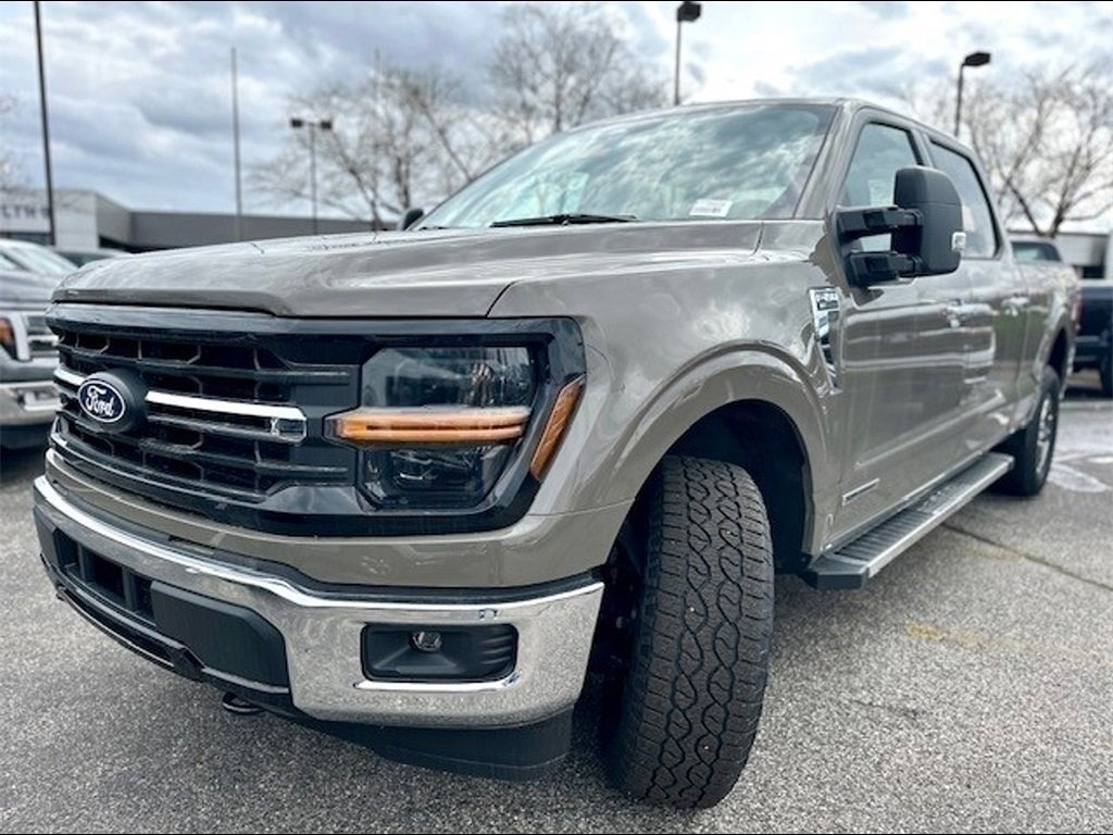 New 2025 Ford F150 XLT w/ Equipment Group 301A Standard