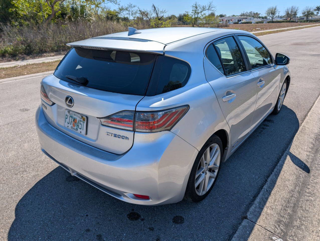 Used 2015 Lexus CT 200h image 6