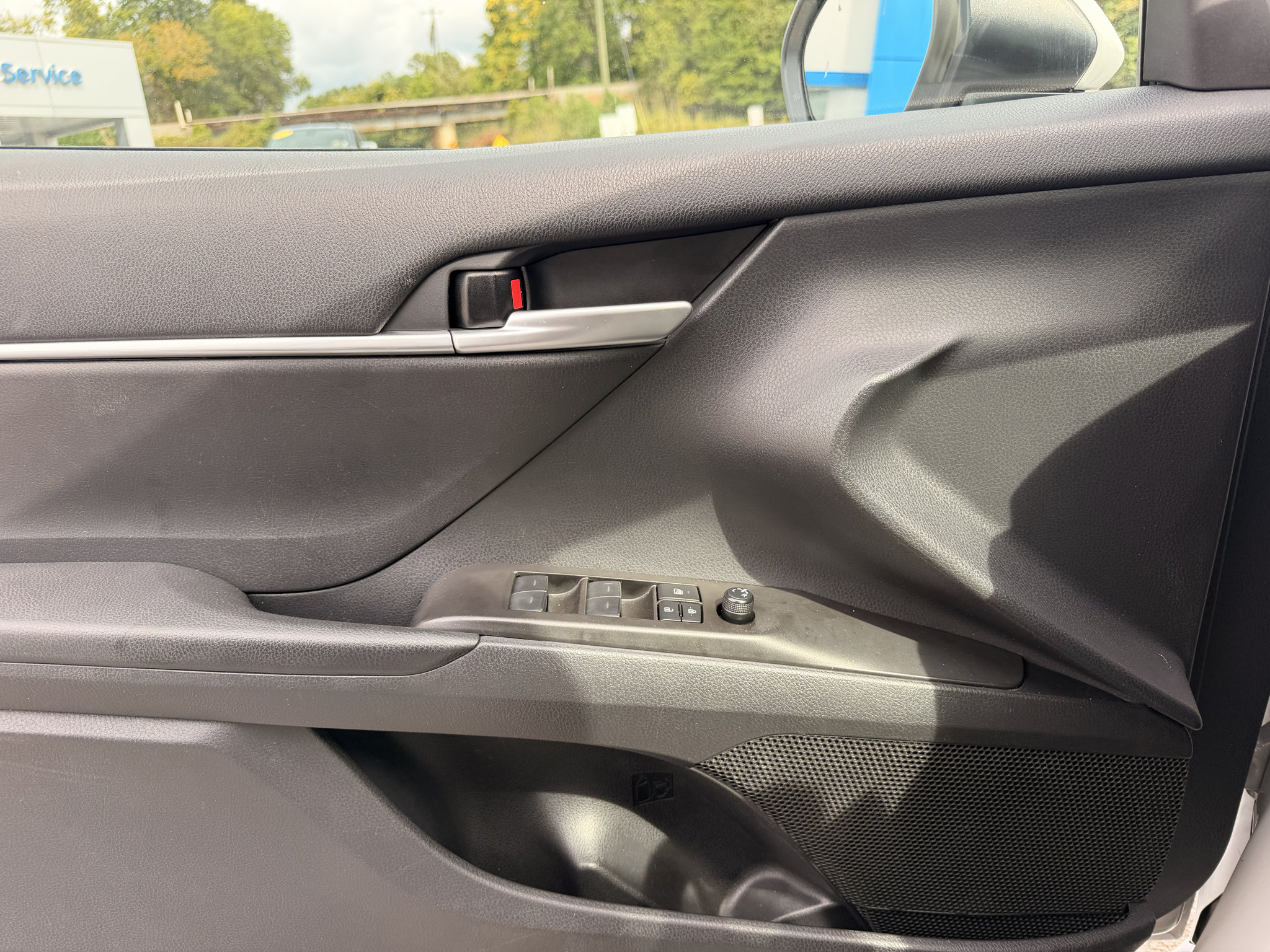 Used 2024 Toyota Camry SE FWD image 7