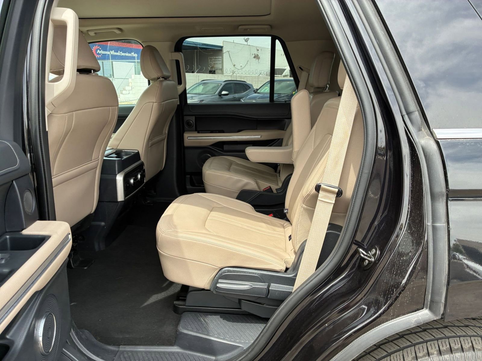 Used 2024 Ford Expedition Limited RWD image 29