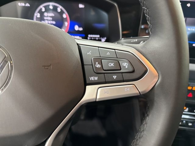 Certified 2025 Volkswagen Jetta SE FWD image 13