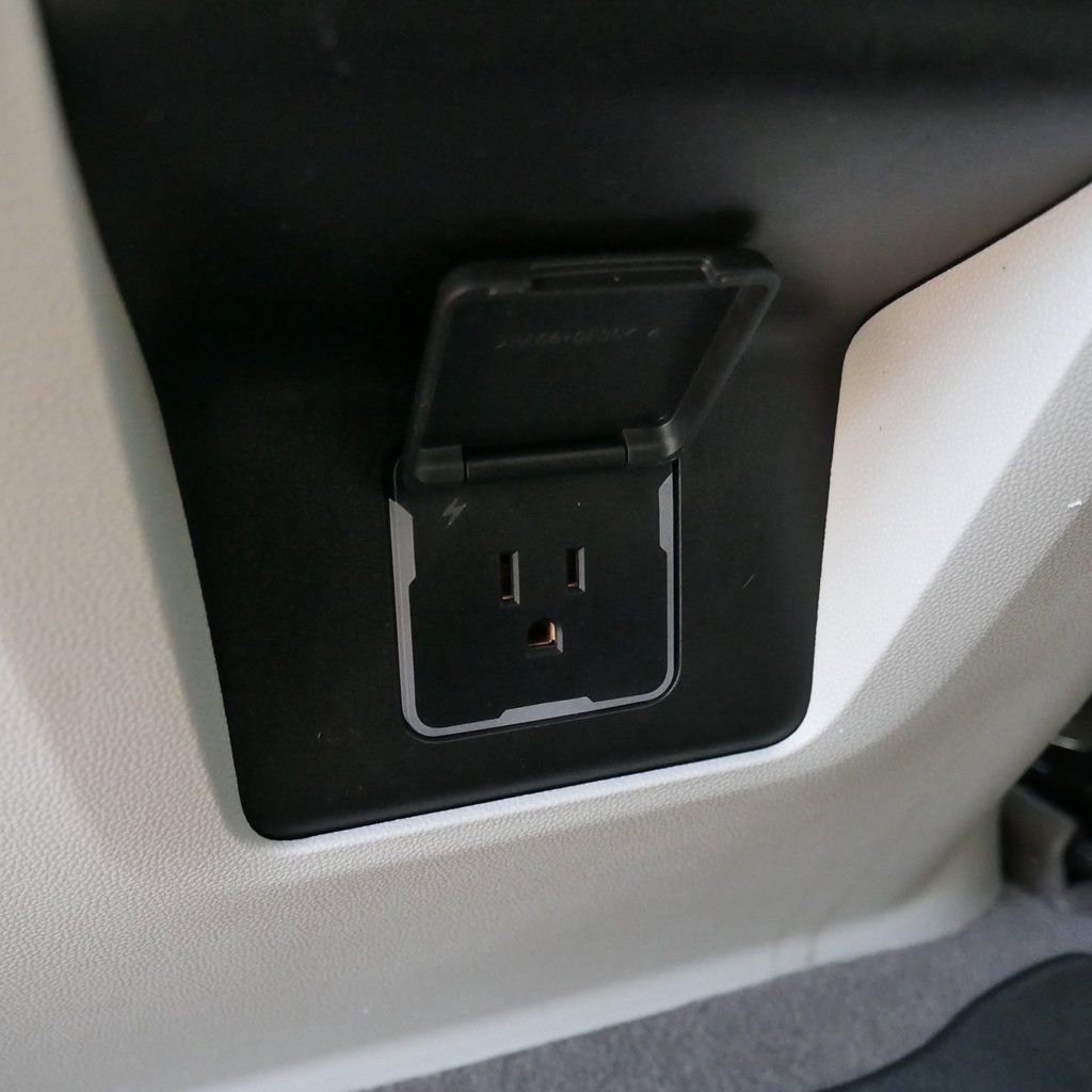 Used 2023 GMC Yukon XL Denali image 40