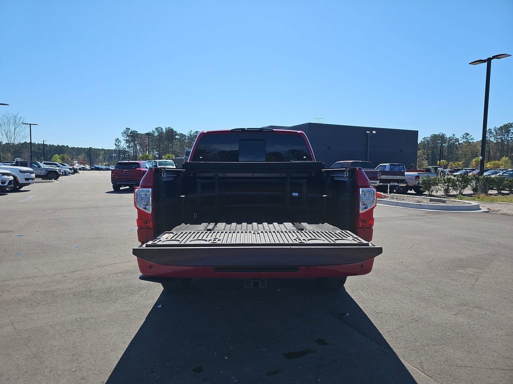 Used 2020 Nissan Titan SV w/ SV Convenience Package image 16