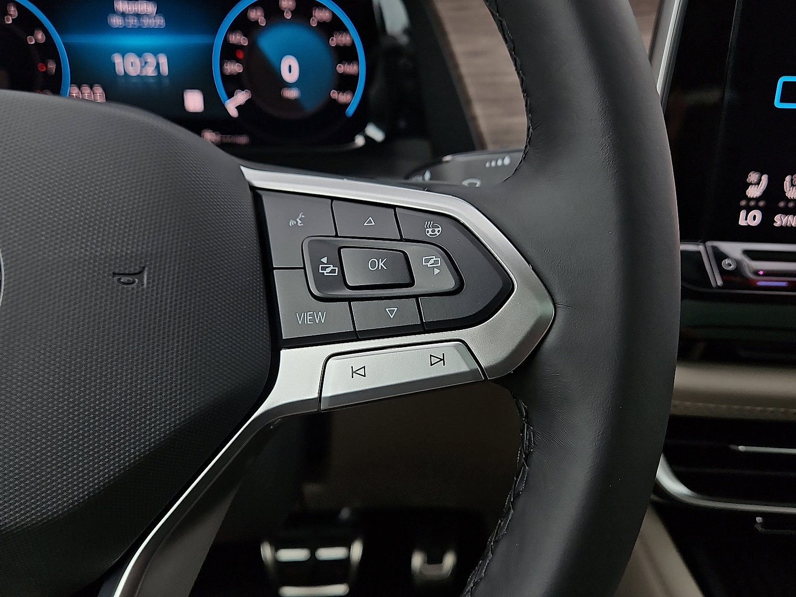 New 2026 Volkswagen Atlas SEL Premium R-Line image 19