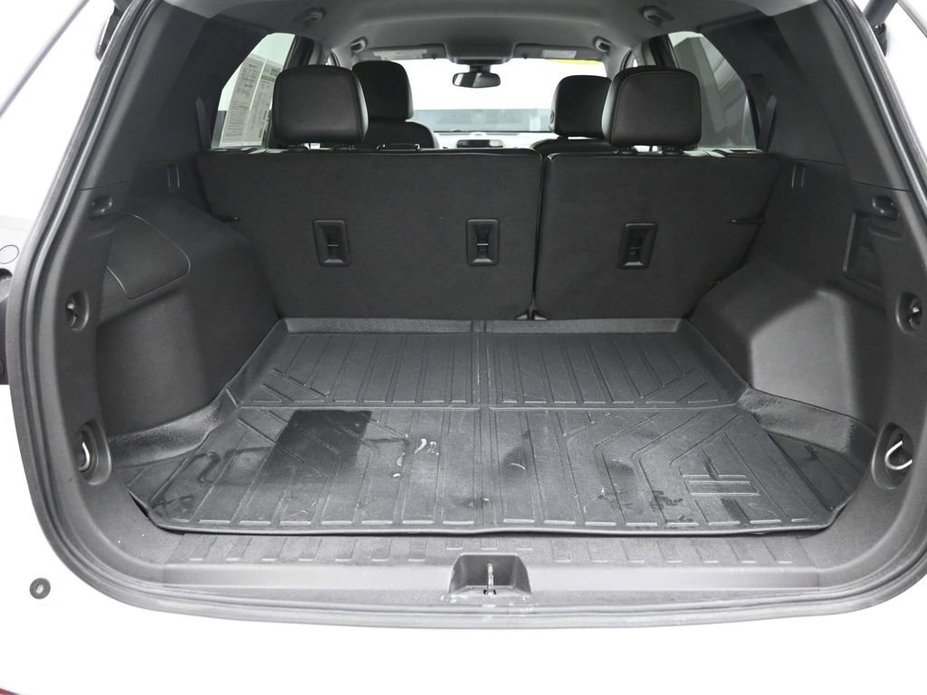 Certified 2024 Chevrolet Equinox Premier image 11
