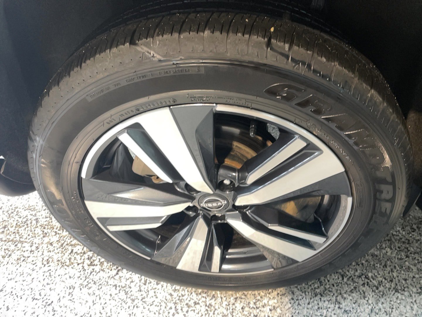 Used 2024 Nissan Rogue SL w/ SL Premium Package AWD/4WD image 5
