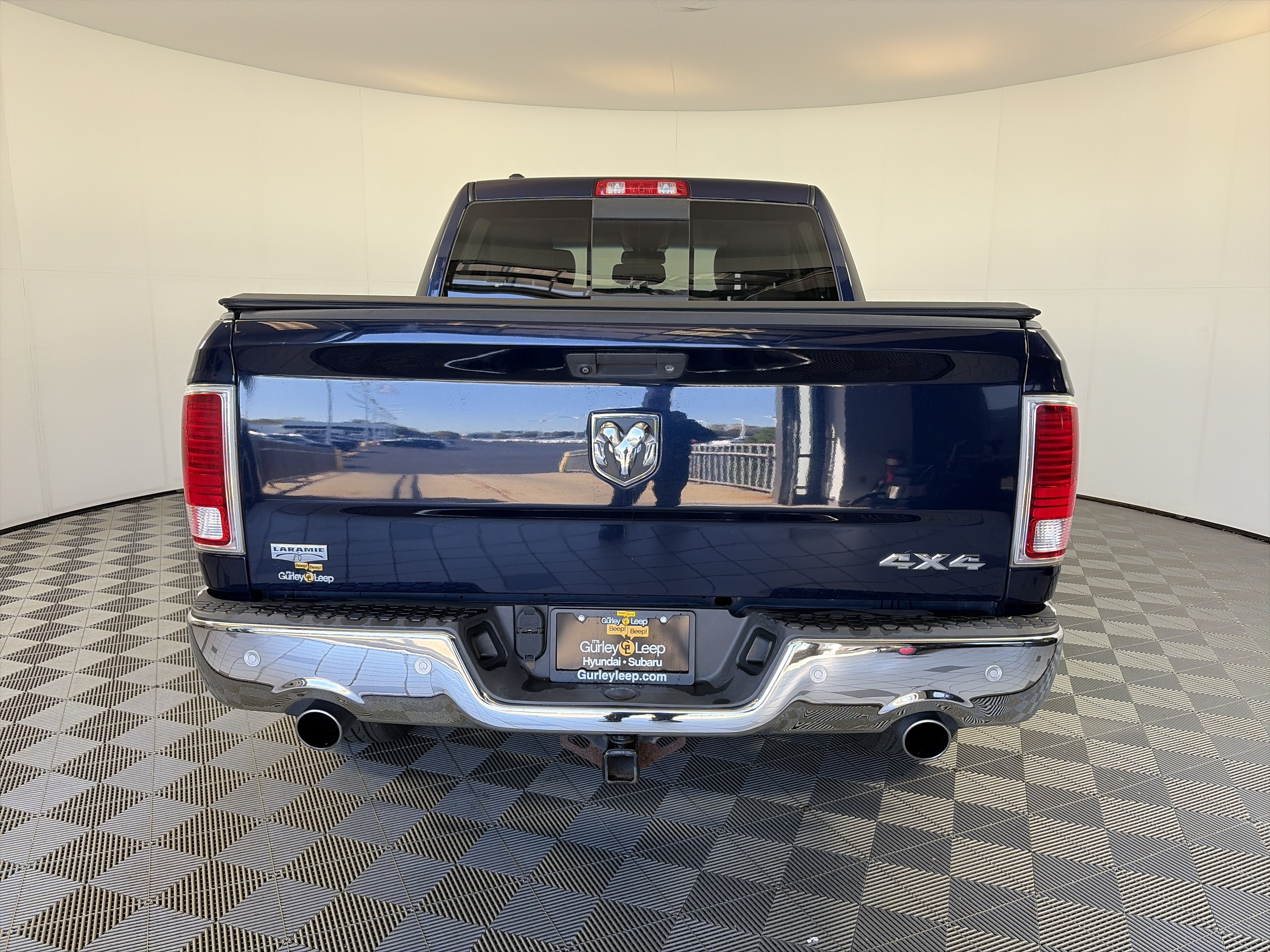 Used 2017 RAM 1500 Laramie AWD/4WD image 9