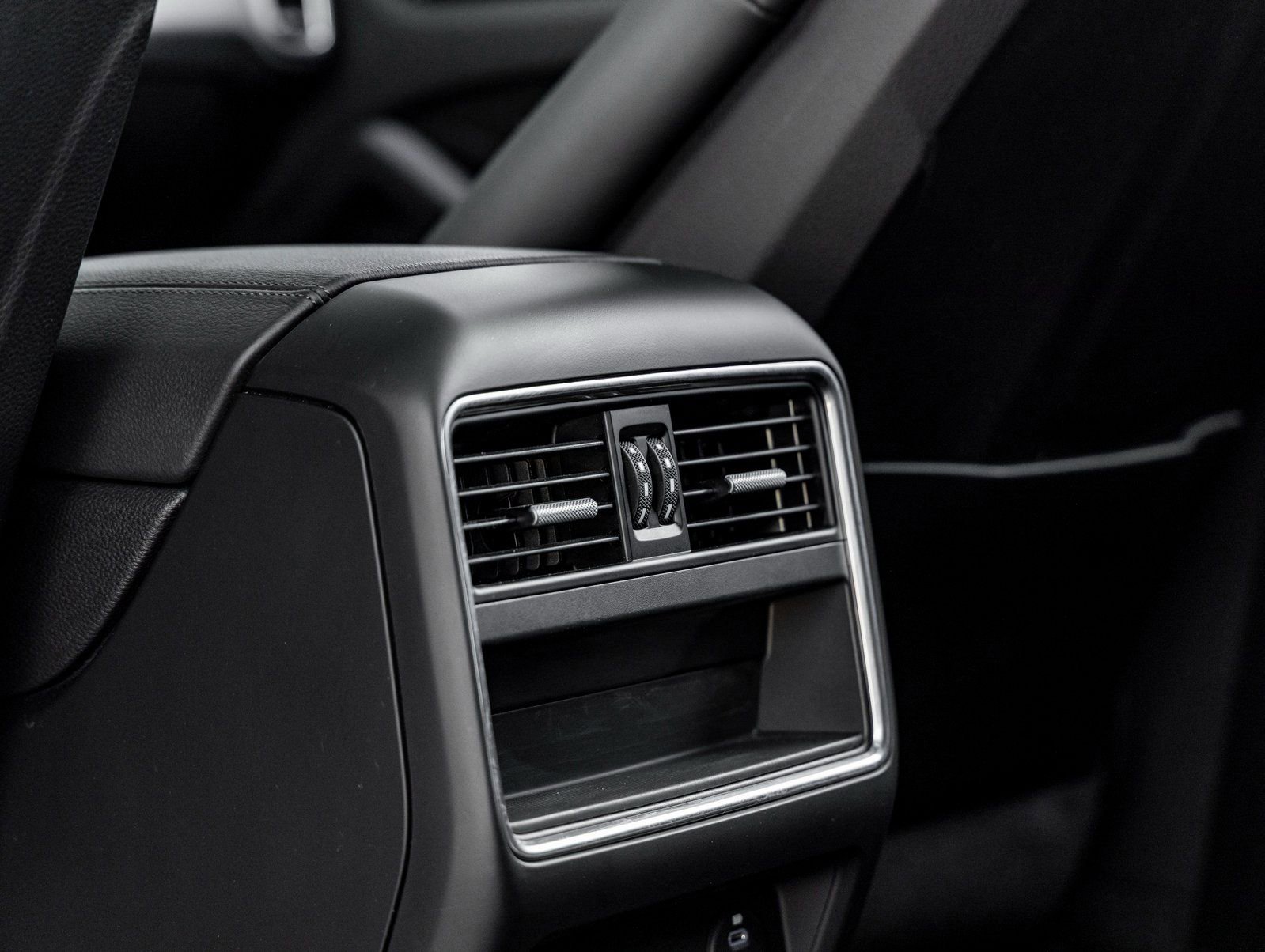 Used 2023 Porsche Cayenne image 36