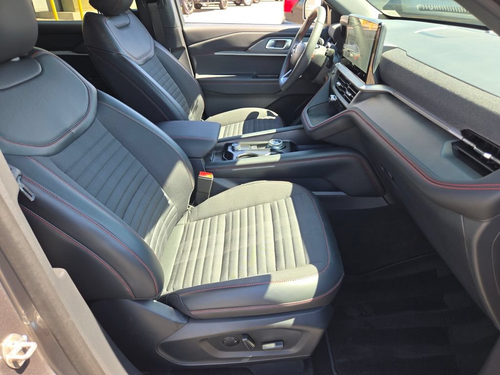 New 2026 Ford Explorer ST-Line w/ ST-Line Street Pack RWD image 16