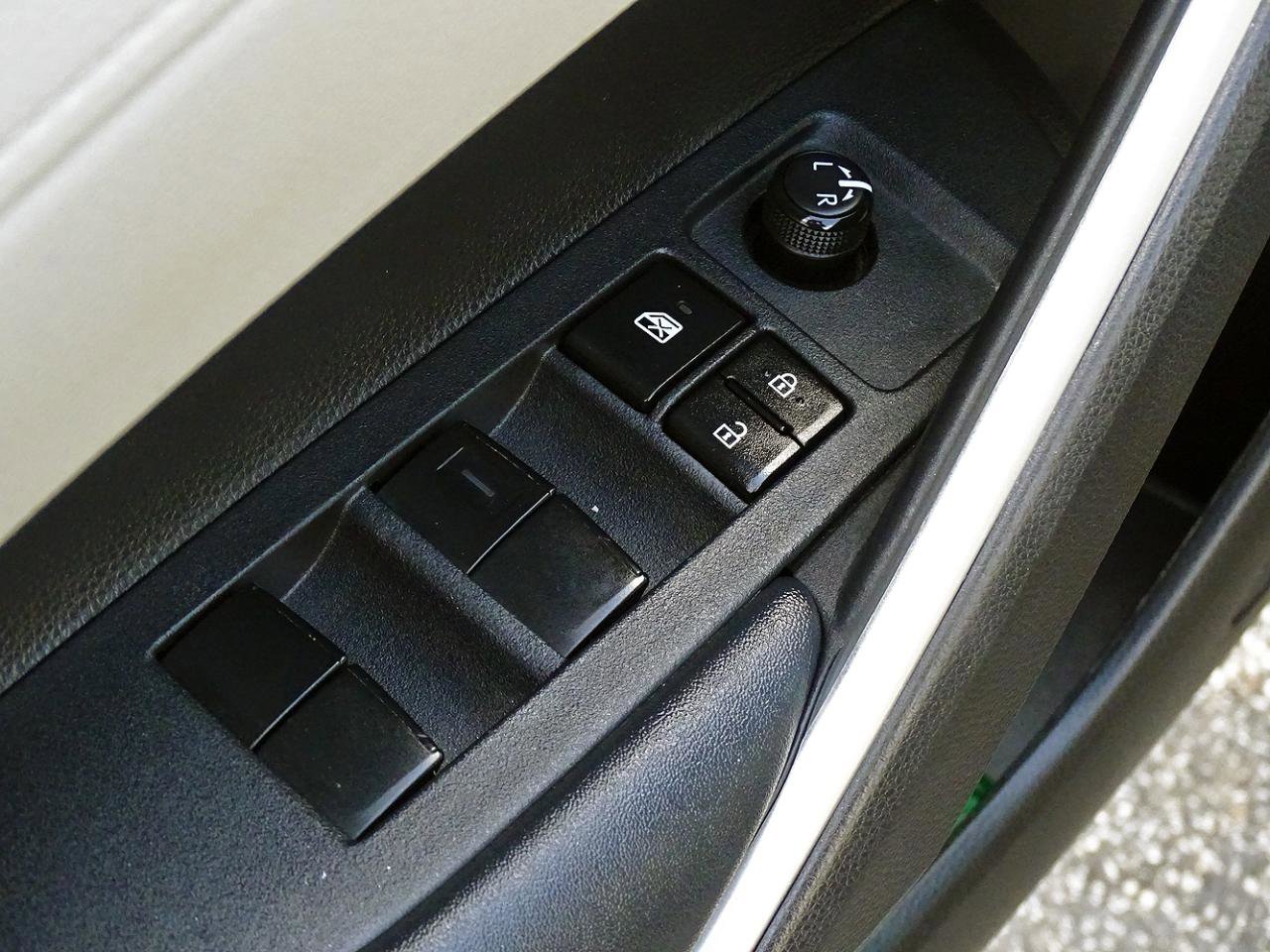 Used 2024 Toyota Corolla Cross LE w/ Moonroof Package FWD image 28