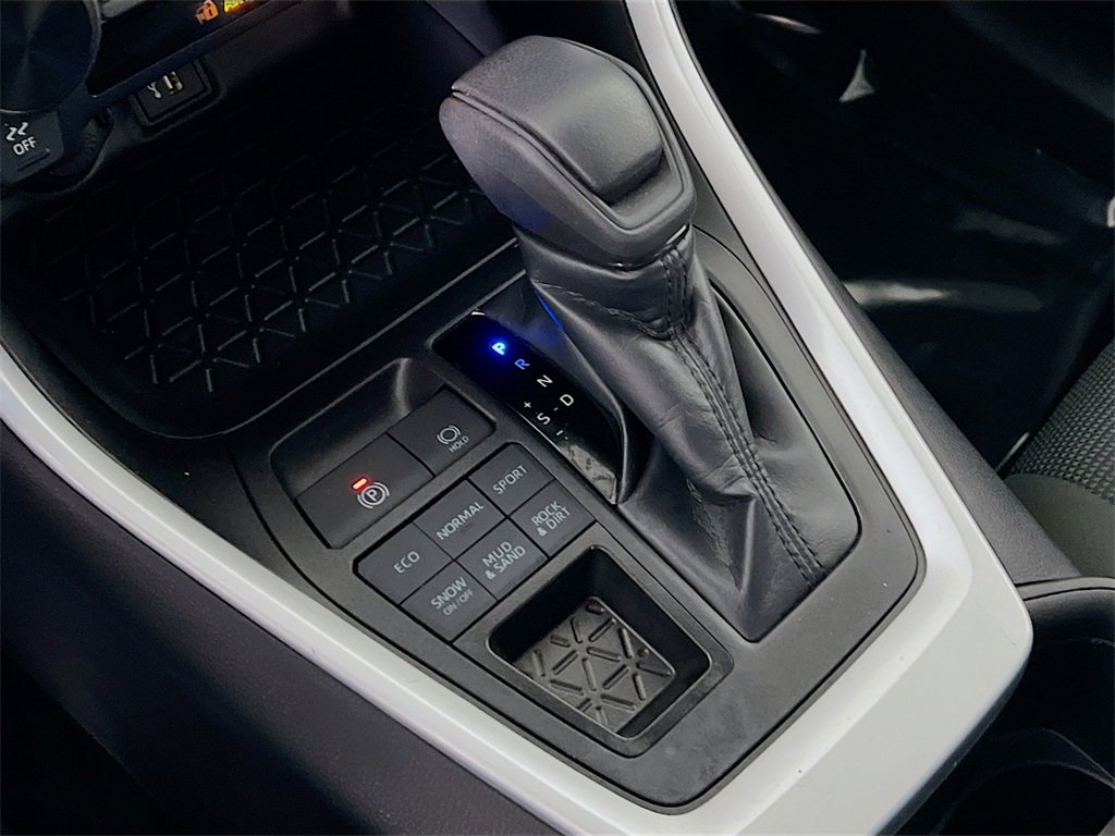 Certified 2025 Toyota RAV4 LE image 16