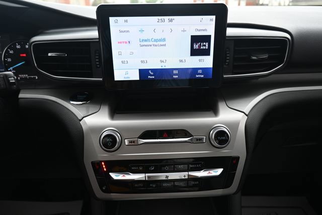 Used 2022 Ford Explorer XLT w/ Equipment Group 202A image 34