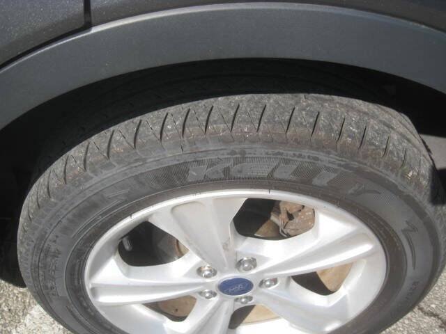 Used 2016 Ford Escape SE w/ SE Cold Weather Package AWD/4WD image 31