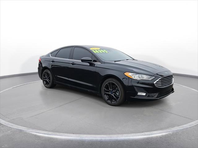 Used 2020 Ford Fusion SE w/ Equipment Group 151A image 2