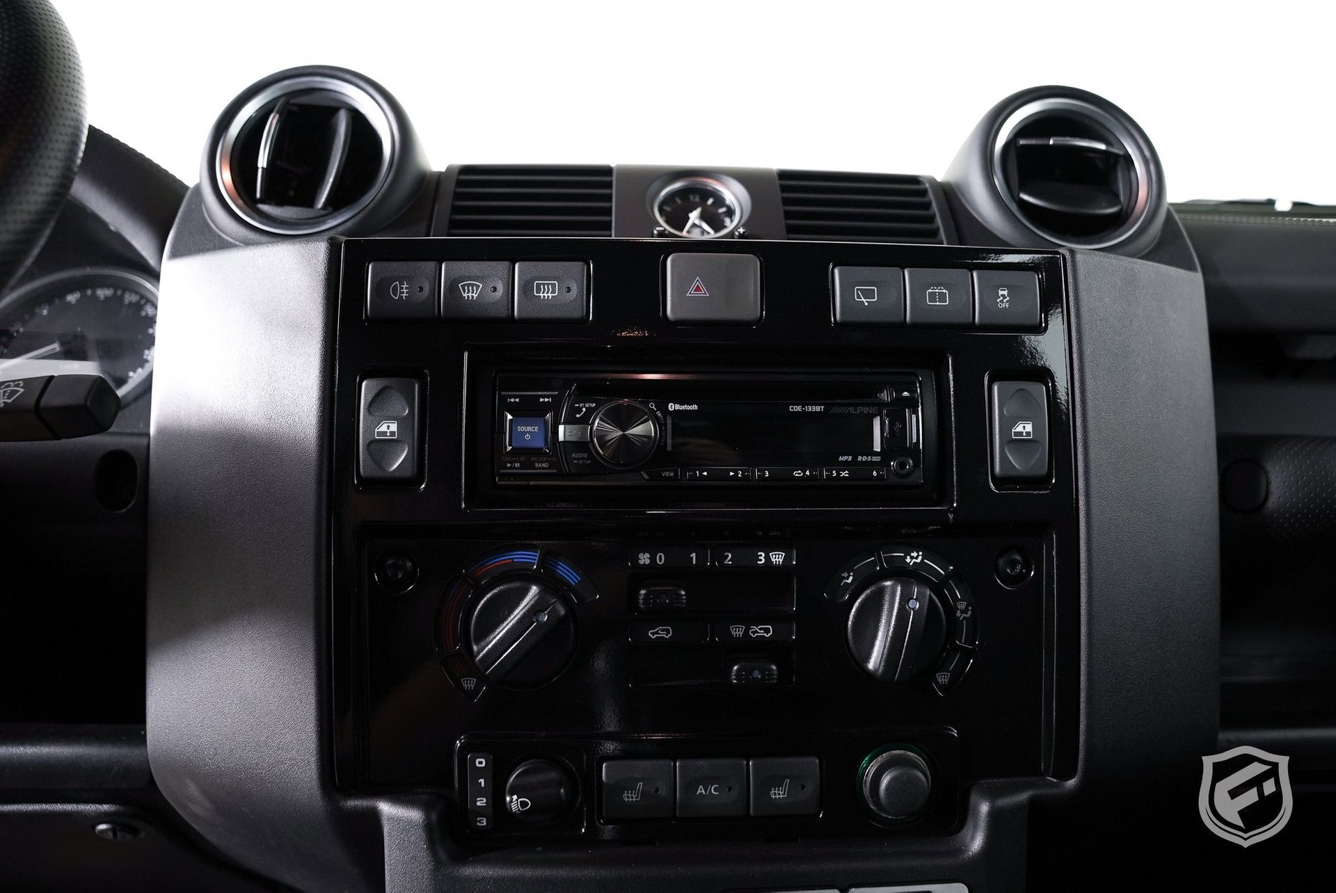 Used 1991 Land Rover Defender 110 image 25