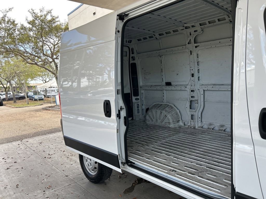 Used 2023 RAM ProMaster 2500 w/ Convenience Group image 22