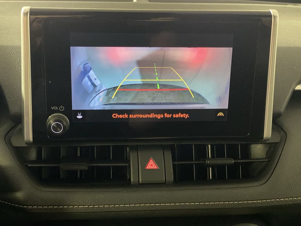Used 2024 Toyota RAV4 XLE FWD image 20