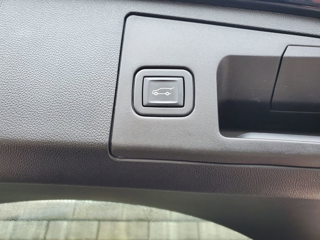 Certified 2023 Cadillac XT4 Luxury image 39