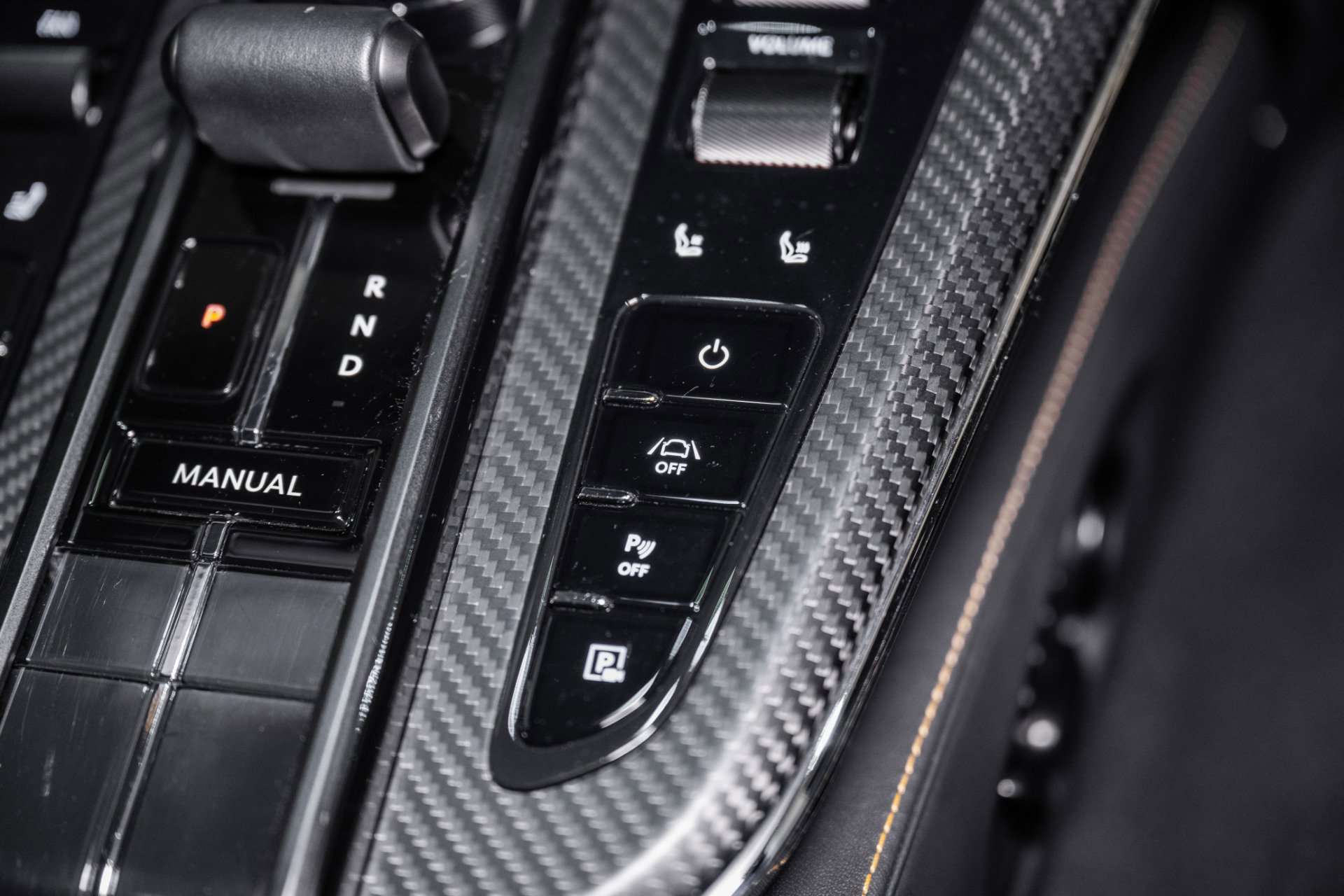 Used 2025 Aston Martin V8 Vantage Coupe image 30