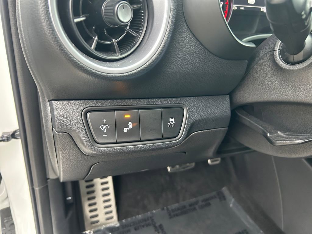 Used 2023 Kia Forte GT-Line w/ GT-Line Premium Package image 21