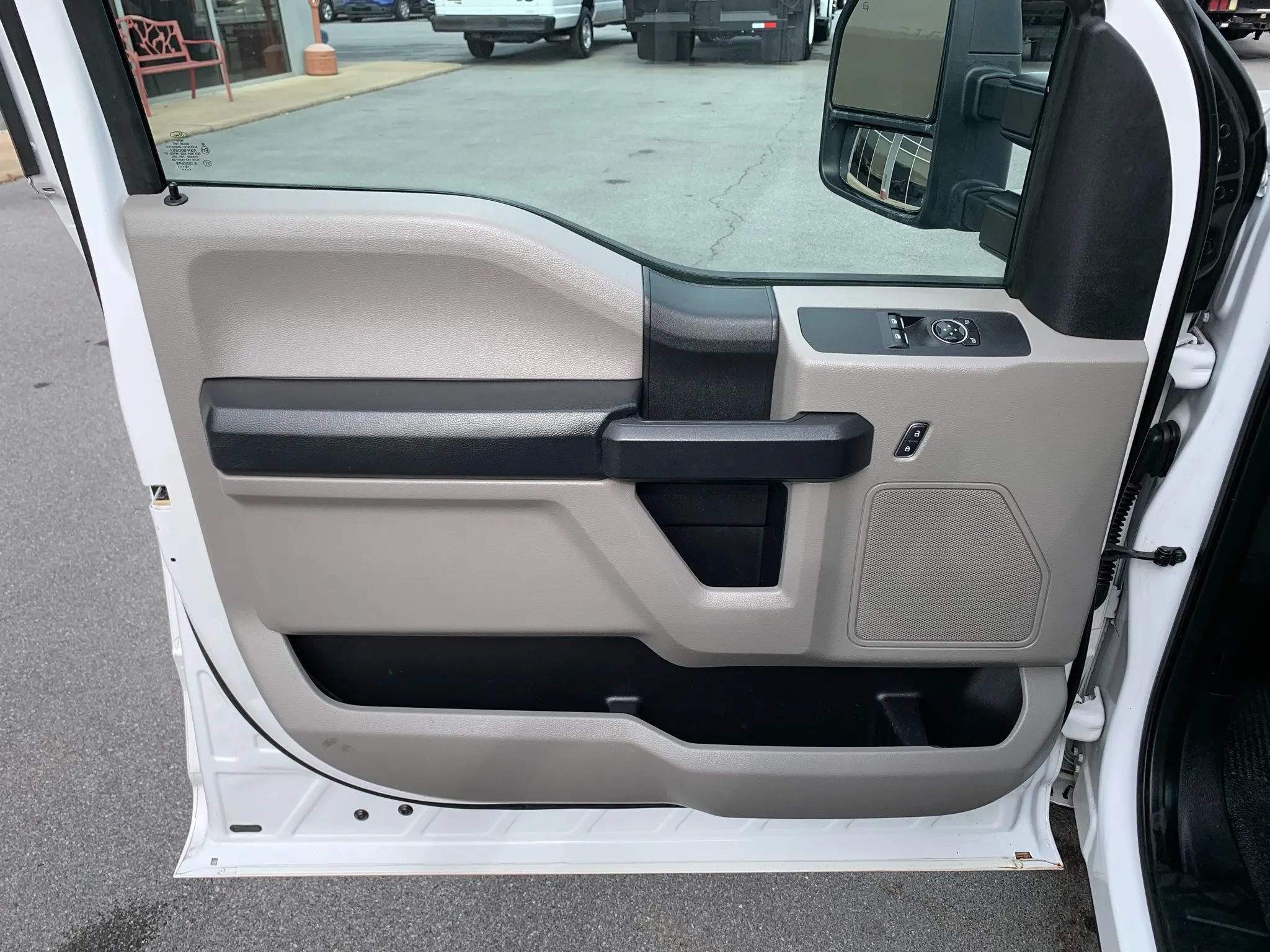 Used 2019 Ford F250 XL w/ Power Equipment Group RWD image 7