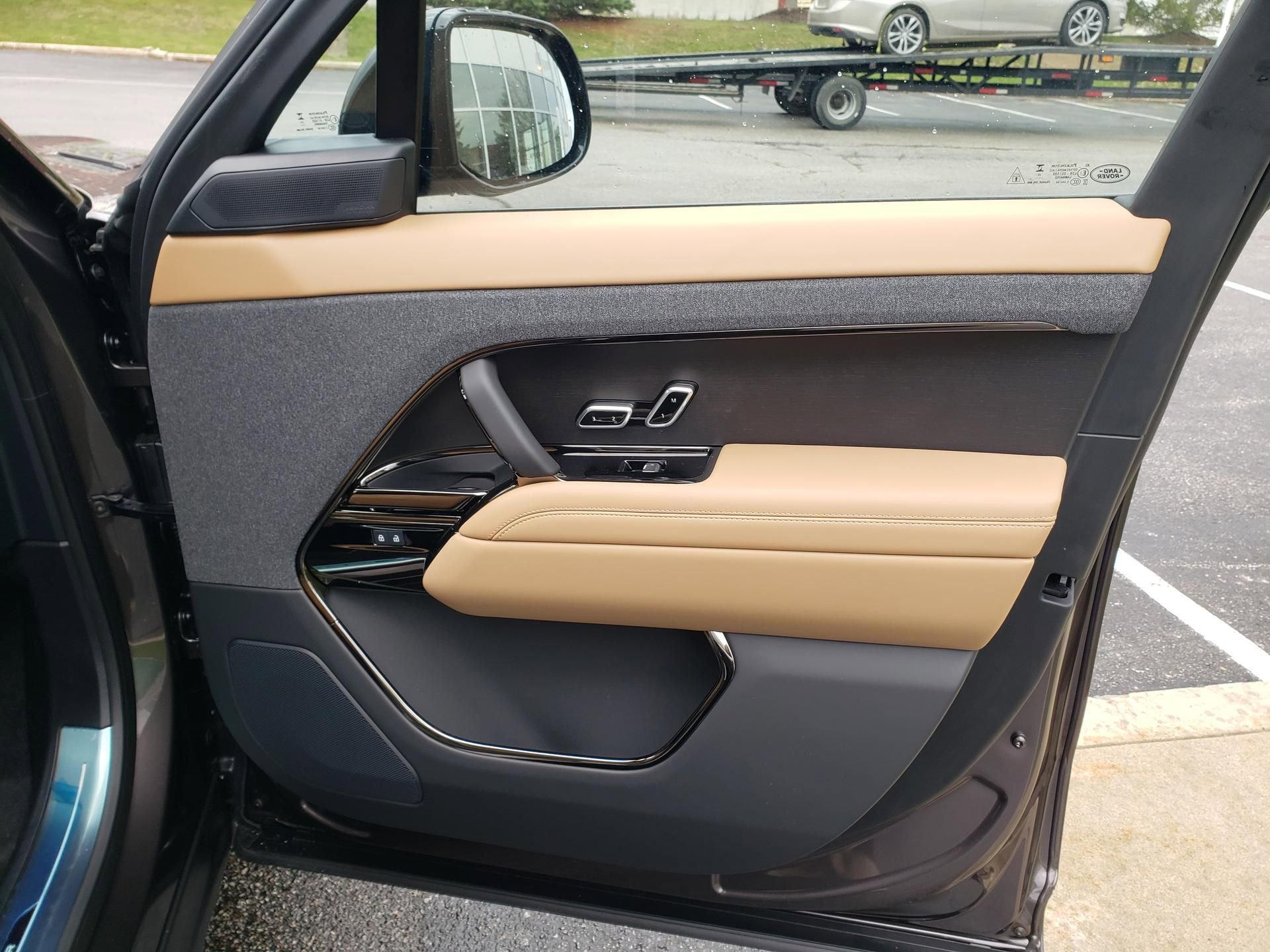 New 2026 Land Rover Range Rover Sport SE image 18