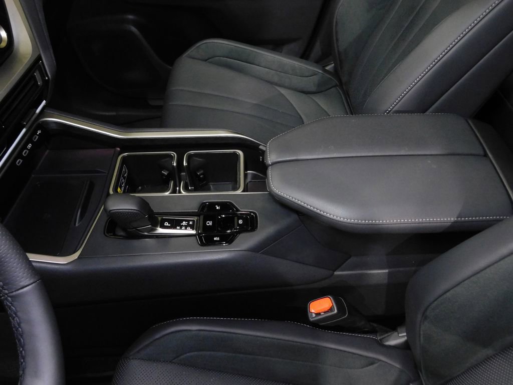 Used 2025 Lexus TX 500h AWD image 33