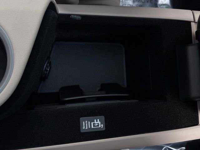 New 2026 Porsche Taycan image 22