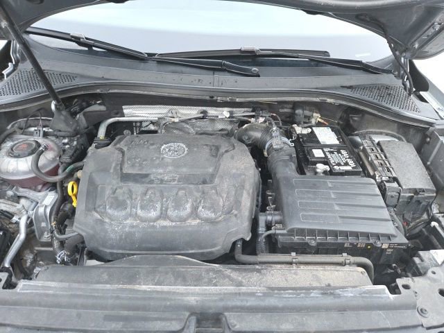 Used 2023 Volkswagen Tiguan SE w/ Panoramic Sunroof Package image 29