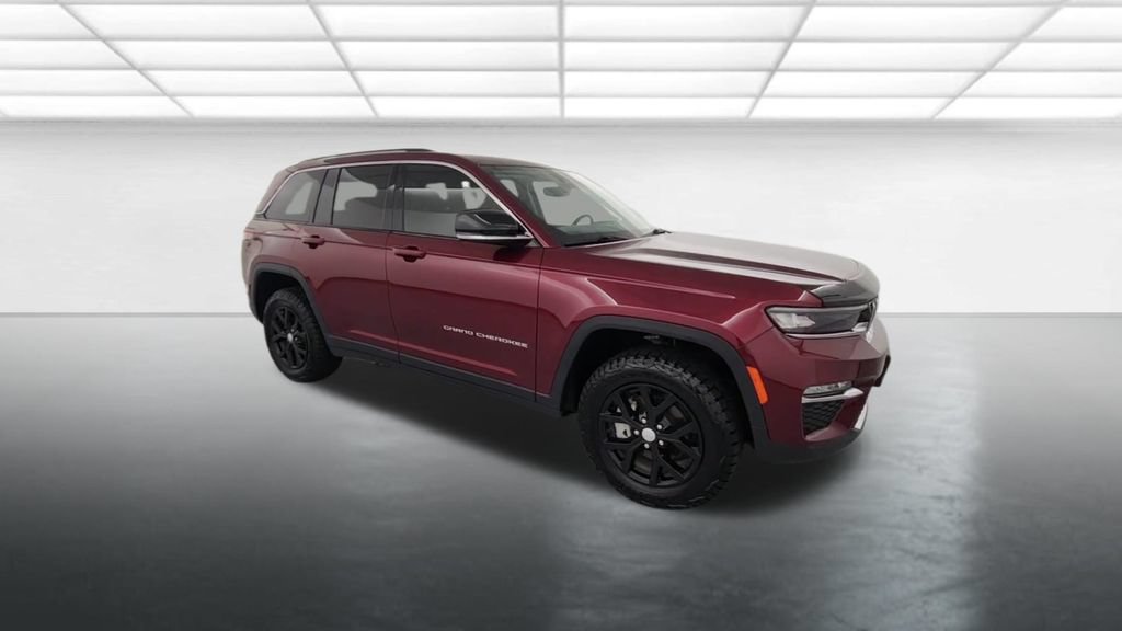 Used 2023 Jeep Grand Cherokee Limited AWD/4WD image 9