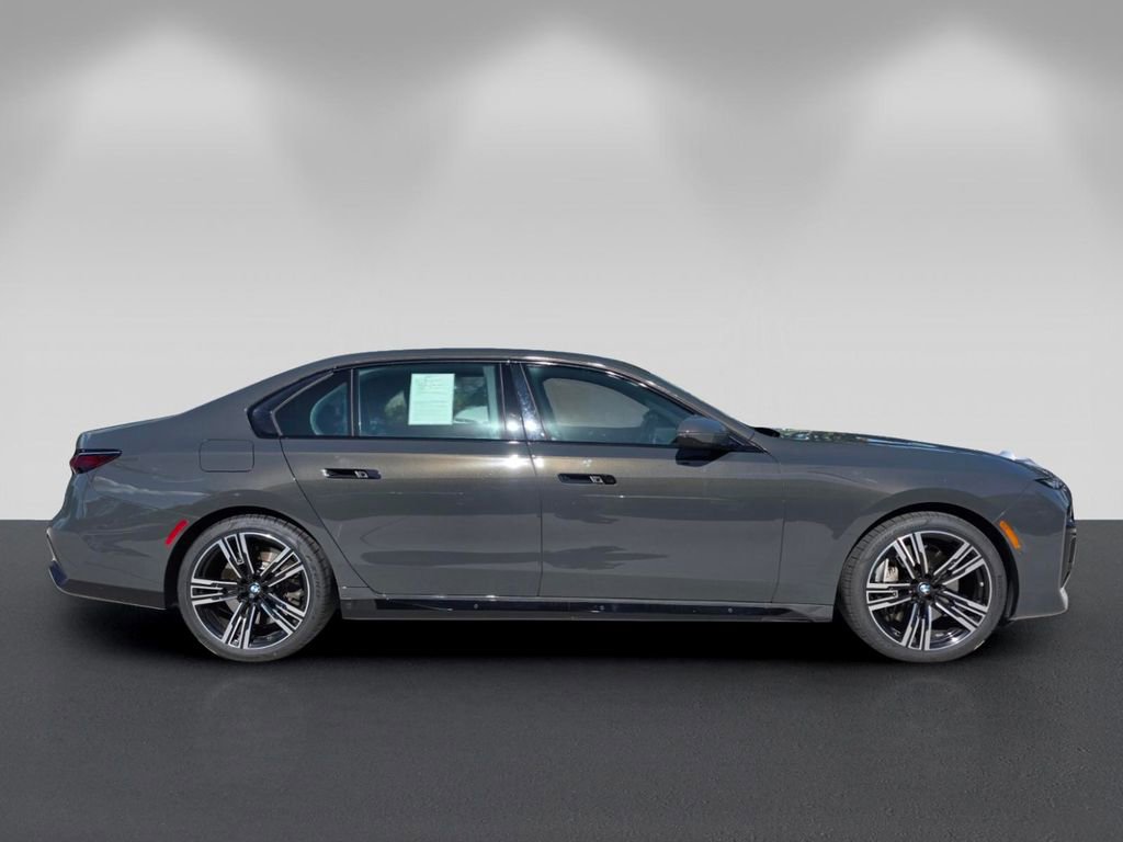 Certified 2023 BMW 760i xDrive w/ Executive Package AWD/4WD image 3